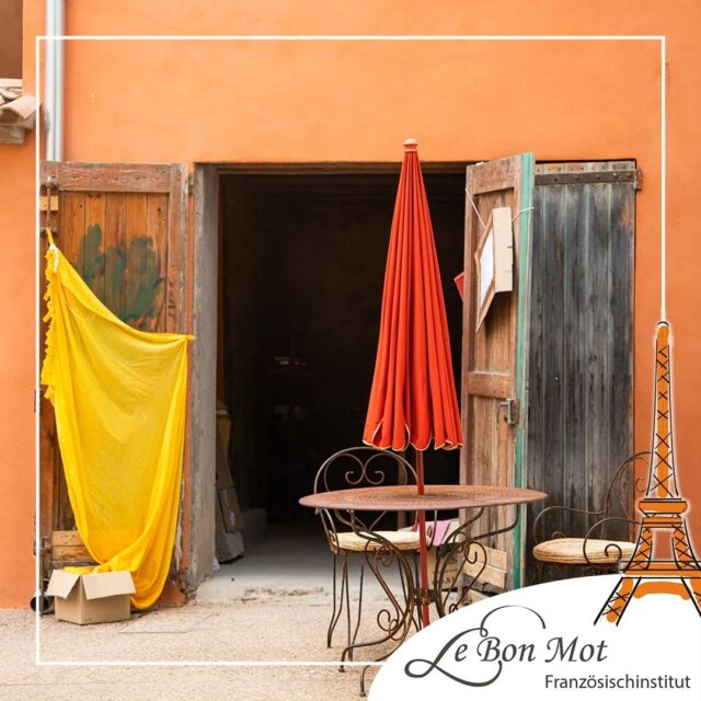 L'été est toujours là, le soleil brille, le ciel est bleu. Profitons encore de la France ! 
@mllelaphotographe 
#portleucate #aude #mediterranee #francesud #lebonmot #surfnfrench #frenchcitytrips #summer #summervibes #canonphotography #mobiliervintage